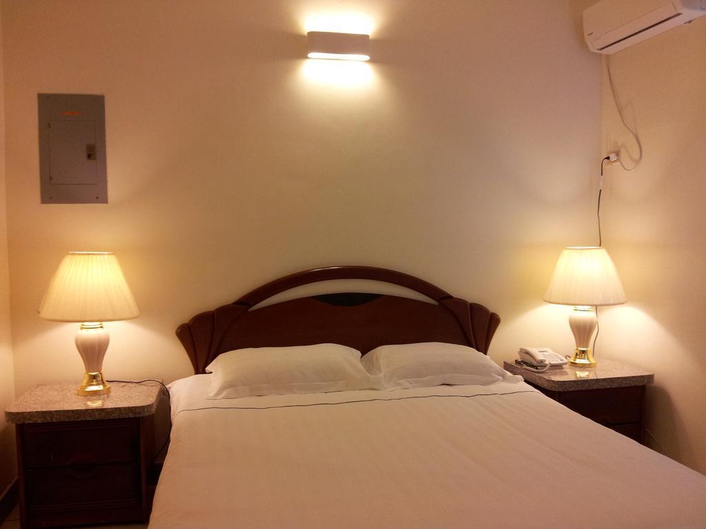 Capital Hotel Garapan Room photo